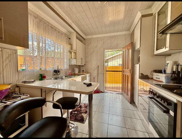 3 BEDROOM HOUSE FOR SALE IN VANDERBIJLPARK CW 3